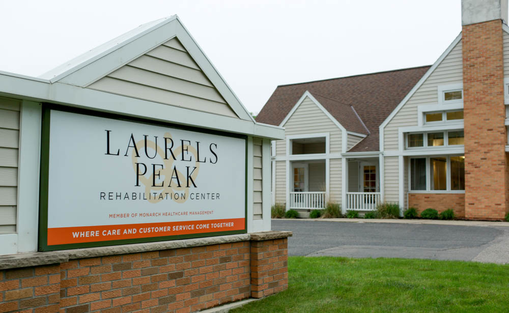 Laurels Peak Rehabilitation Center_9
